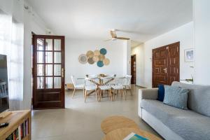 VillaBlanca Mar Private Pool in a Charming Retreat of Serenity