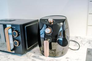 Perfect for Contractors Long Stays and Close amenities