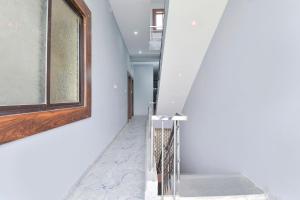 Via Shree Krishna Guest House