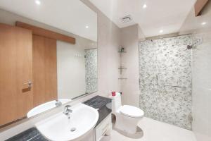 Brand New and Nice 2BR Apartment at The Reiz Condominium Medan By Travelio