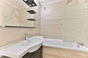 Appartement ensoleillé proche Buttes Chaumont