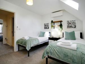 4BRD Luxury House RG2 - Free Parking