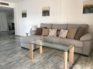 Monte Duquesa Plaza Palmeras close to Port and Beach