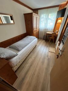 Small Budget Single Room  room in Hotel Adonis