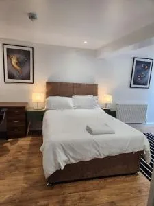 Lovely En-suite Room with private entry, Close to Station - Bexleyheath