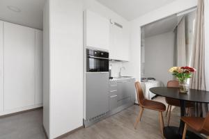 Come in! "Topaasi" Stunning studio for three in 13th floor above the Tampere!