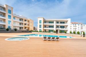 Court View - Modern Lagos 2 Bedroom Apartment