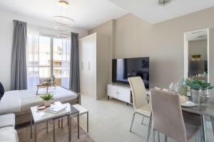 Frank Porter - Lakeside Tower C