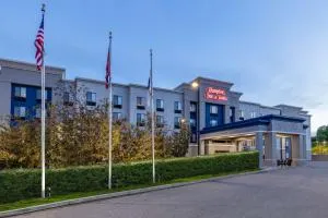 Newly Renovated-Hampton Inn & Suites Casper - Midwest