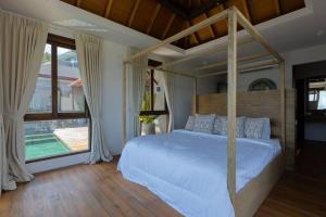 查龙3卧室半山海景别墅