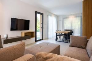 Luxury Jacuzzi Villa Diana