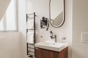 Esplanade Self Check-in Hotel