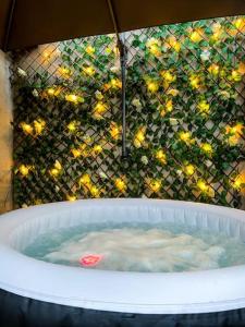 Spacious City Centre 2 Bedroom Flat with Hot Tub
