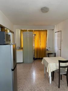 Apto Centro de Ccs, cerca todo!