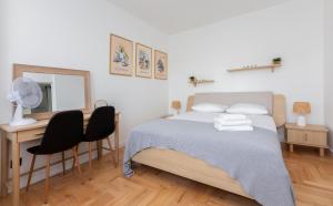 Deep Blue Gdynia Apartment by BookingHost