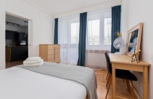 Deep Blue Gdynia Apartment by BookingHost