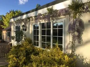 October House Holiday Cabin - Alderholt