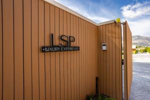 Luxury Jacuzzi Villa Nettuno