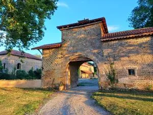 Gatehouse at Chateau de Sariac - Romantic Retreat - Mont-dʼAstarac