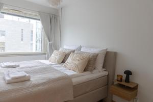 Aurora Central Suite IV By BookLapland