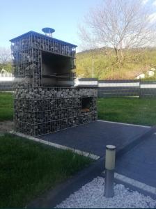 Baliowy Żar nad jeziorem w Międzybrodziu