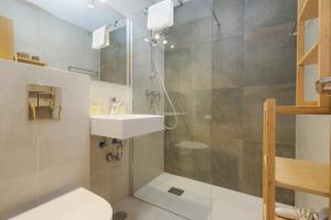 Cozy holiday home by the beach in Costabella, Marbella