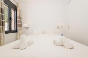 Cozy holiday home by the beach in Costabella, Marbella