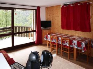 Studio cosy 4 pers, balcon sud, accès rapide aux pistes, équipements complets (LV, LL), box à skis - FR-1-322-389