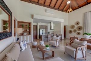 Luxury Cap Cana Villa with 3 Bedrooms, Plunge Pool, Maid, and Golf Course Access