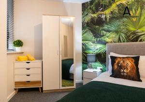 Chic One-Bedroom Getaway in Salford - Ideal for Professionals & Couples By AV Hughes Properties