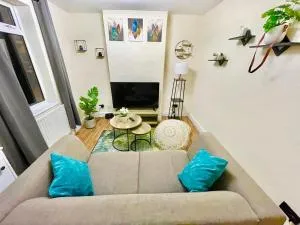 Charter House with good Wifi - 查塔姆