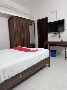 Hotel Happy Living Suites - Lingampalli