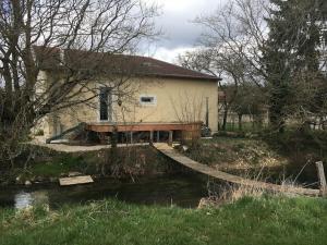 Petit gîte cosy au bord du ruisseau