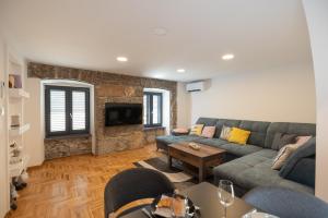 Apartman NAI WITH PRIVATE JACUZZI AND PARKING