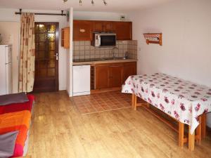 Grand studio cabine pour 6, proche des pistes, avec balcon et box à skis - Les Orres - FR-1-322-585
