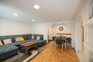 Apartman NAI WITH PRIVATE JACUZZI AND PARKING