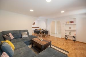 Apartman NAI WITH PRIVATE JACUZZI AND PARKING