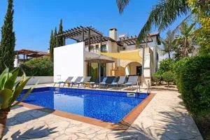 Villa Evia - Walking to Med Sea - Xylophaghou