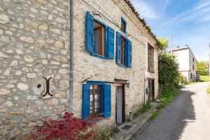 Maisons de vacances Gite de la Tour pour 10 personnes a Ganac : photos des chambres