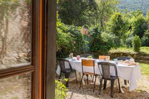 Maisons de vacances Gite de la Tour pour 10 personnes a Ganac : photos des chambres