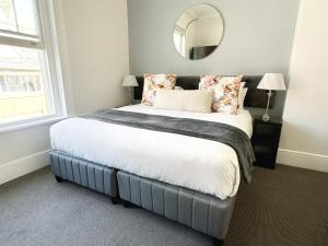 4 on Varneys Guest House