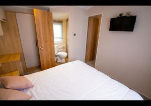 35 Redwood - Beauport Park, Hastings