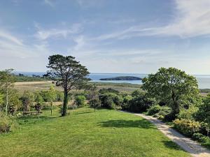 Maisons de vacances Villa Treberon - Vue mer exceptionnelle a Crozon : photos des chambres