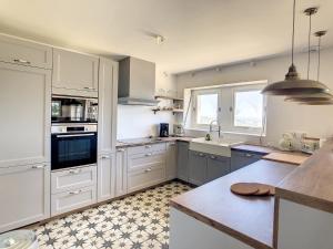 Maisons de vacances Villa Treberon - Vue mer exceptionnelle a Crozon : photos des chambres