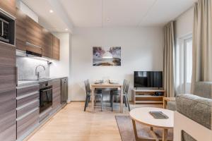 RukaHillChalet1 Ski In - Ski Out