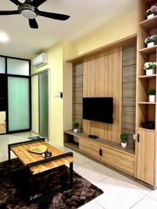 Manhattan Suites, ITCC by The Weeknd Residence - City View