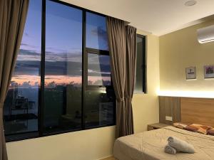 Manhattan Suites, ITCC by The Weeknd Residence - City View