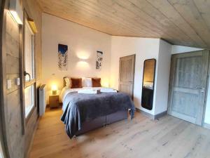 Samoens - luxury 4 bedroom top floor apartment with spectacular views