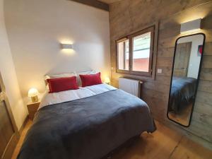 Samoens - luxury 4 bedroom top floor apartment with spectacular views