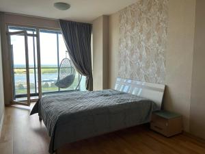 21 fl an apartment with a sea view